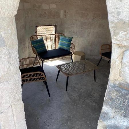 La Tour 3: Appart Au Coeur De La Petite Venise LʼIsle-sur-la-Sorgue Eksteriør billede