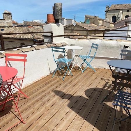 La Tour 3: Appart Au Coeur De La Petite Venise LʼIsle-sur-la-Sorgue Eksteriør billede